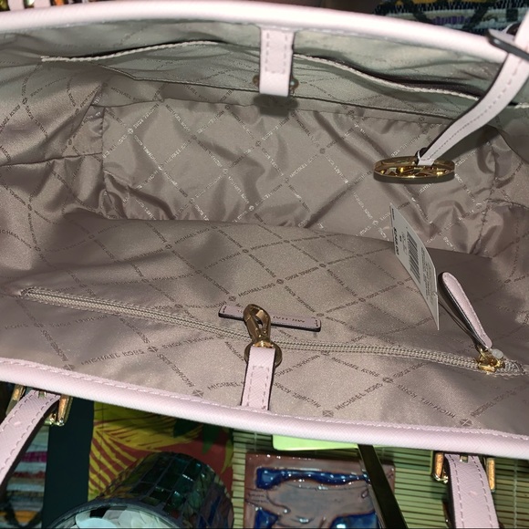 Not Avail. MK Carry All MD Multi Floral Tote - Picture 5 of 15